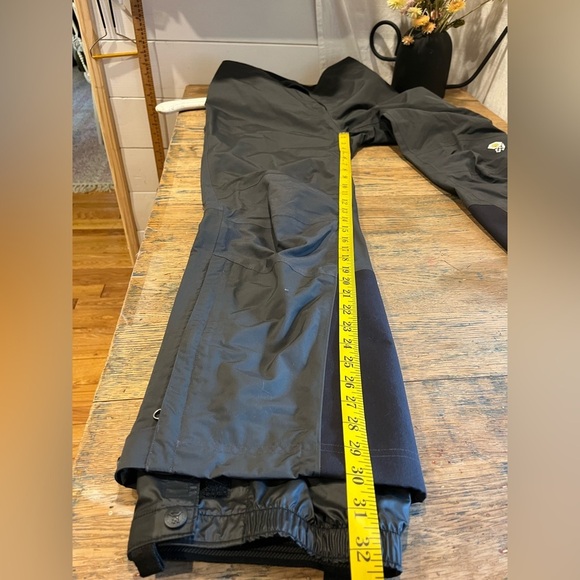 🖤 Mountain Hardwear Conduit Ski Pants – Size 12🖤 - Picture 5 of 10